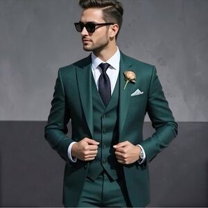 New Men's Dark Green Three-Piece Suit